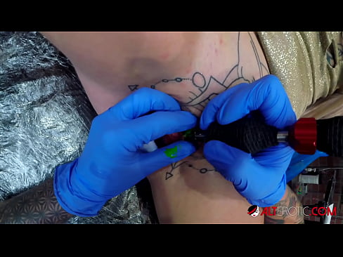 ❤️ Sully Savage oo aad u tattooed ayaa Kintirkeeda ku sawirtay tattoo anaga